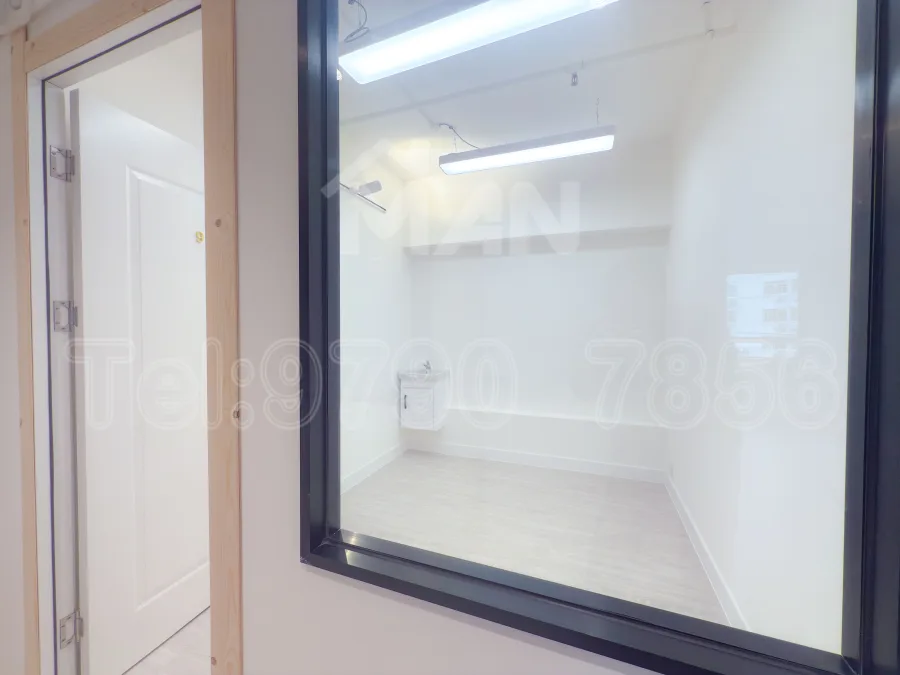 Rm.09 富利工業大廈 Fully Industrial Building MANHKCOM 工廈租盤 觀塘租盤 觀塘租工作室 觀塘網店出租 觀塘多用途工作室出租 租觀塘樓上舖 觀塘工廈出租 觀塘工作室出租 觀塘studio出租 觀塘分租單位 租觀塘工作室 觀塘樓上網店出租 觀塘租樓上舖 觀塘樓上舖出租