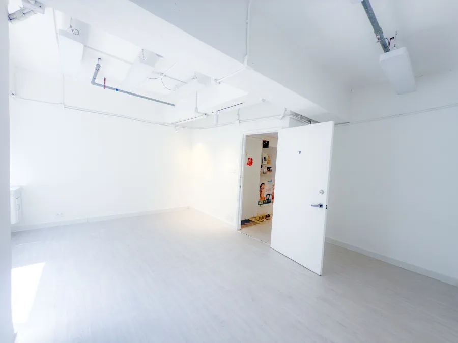 Rm.C8 萬年工業大廈 Manning Industrial Building MANHKCOM 工廈租盤 觀塘租盤 觀塘租工作室 觀塘網店出租 觀塘多用途工作室出租 租觀塘樓上舖 觀塘工廈出租 觀塘工作室出租 觀塘studio出租 觀塘分租單位 租觀塘工作室 觀塘樓上網店出租 觀塘租樓上舖 觀塘樓上舖出租